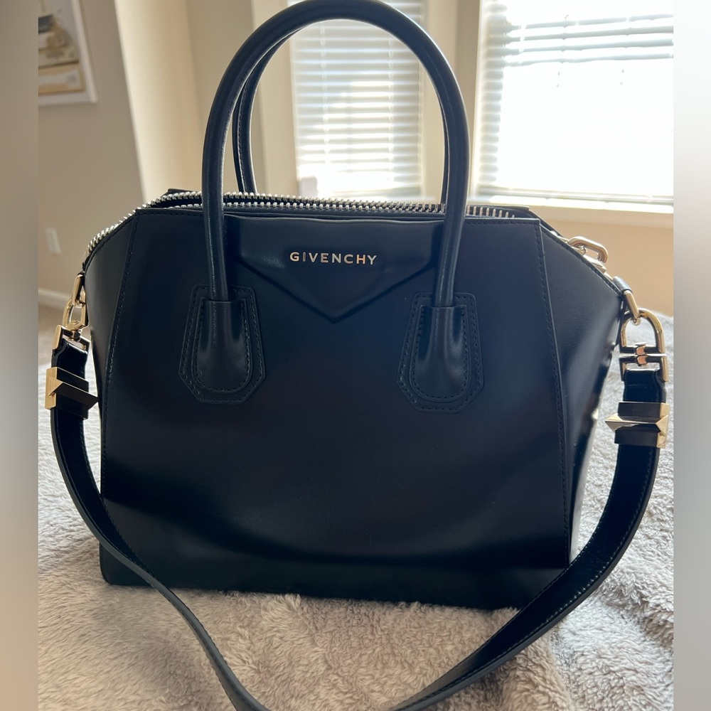 Givenchy medium Antigona bag leather black gold hardware